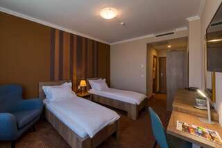 Отель Sky Hotel Орадя Двухместный номер с 2 отдельными кроватями-1